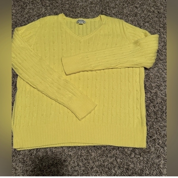 St. John V-Neck Yellow Cable Knit Sweater - Picture 2 of 3